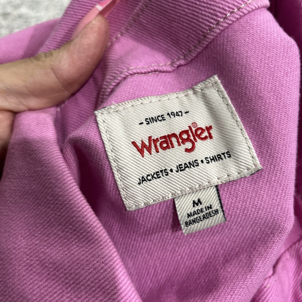 Wrangler Pink Cropped Oversized Denim Jacket Frayed Hem Western Snap Front SZ M - Picture 7 of 8
